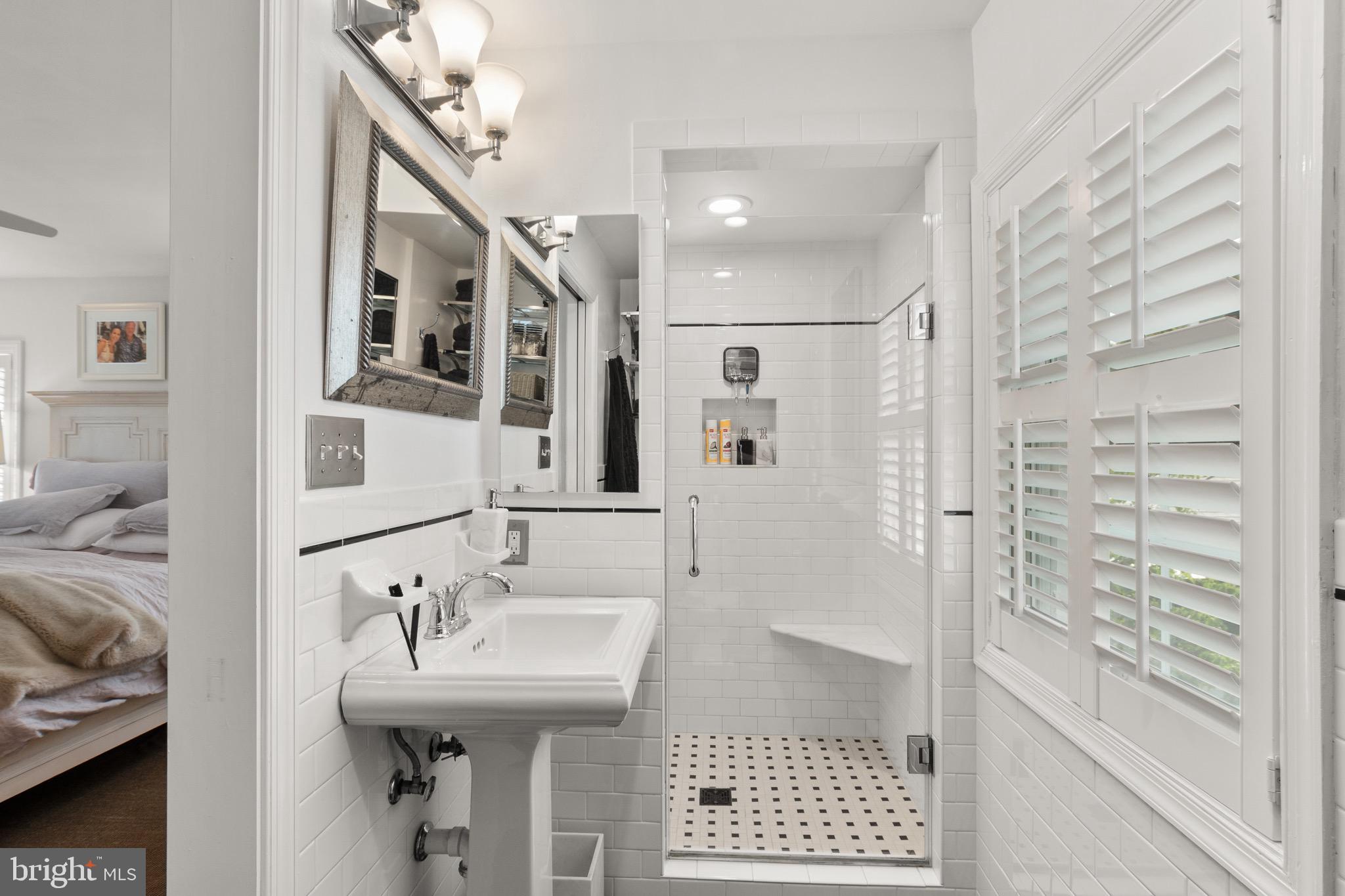5206 Dorset Avenue Chevy Chase, MD 20815 - Photo 19 of 46 Owner's Bath