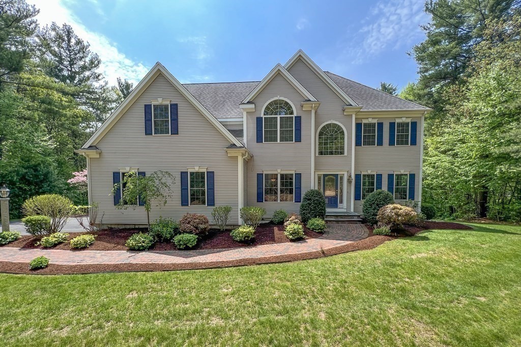 6 Leonard Road Mendon, MA 01756 - Photo 2 of 42