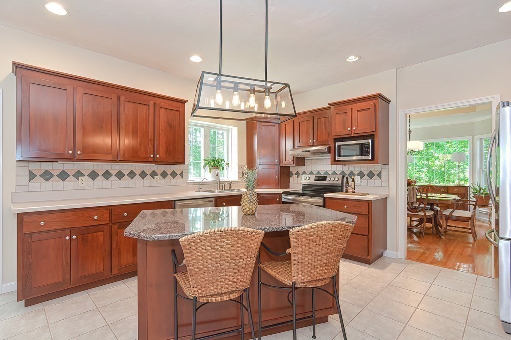 6 Leonard Road Mendon, MA 01756 - Photo 8 of 42