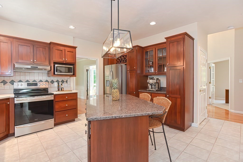 6 Leonard Road Mendon, MA 01756 - Photo 9 of 42