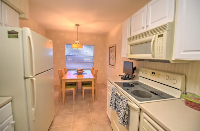 $1,500 | 15 Southport Lane, Unit E, Boynton Beach, FL 33436