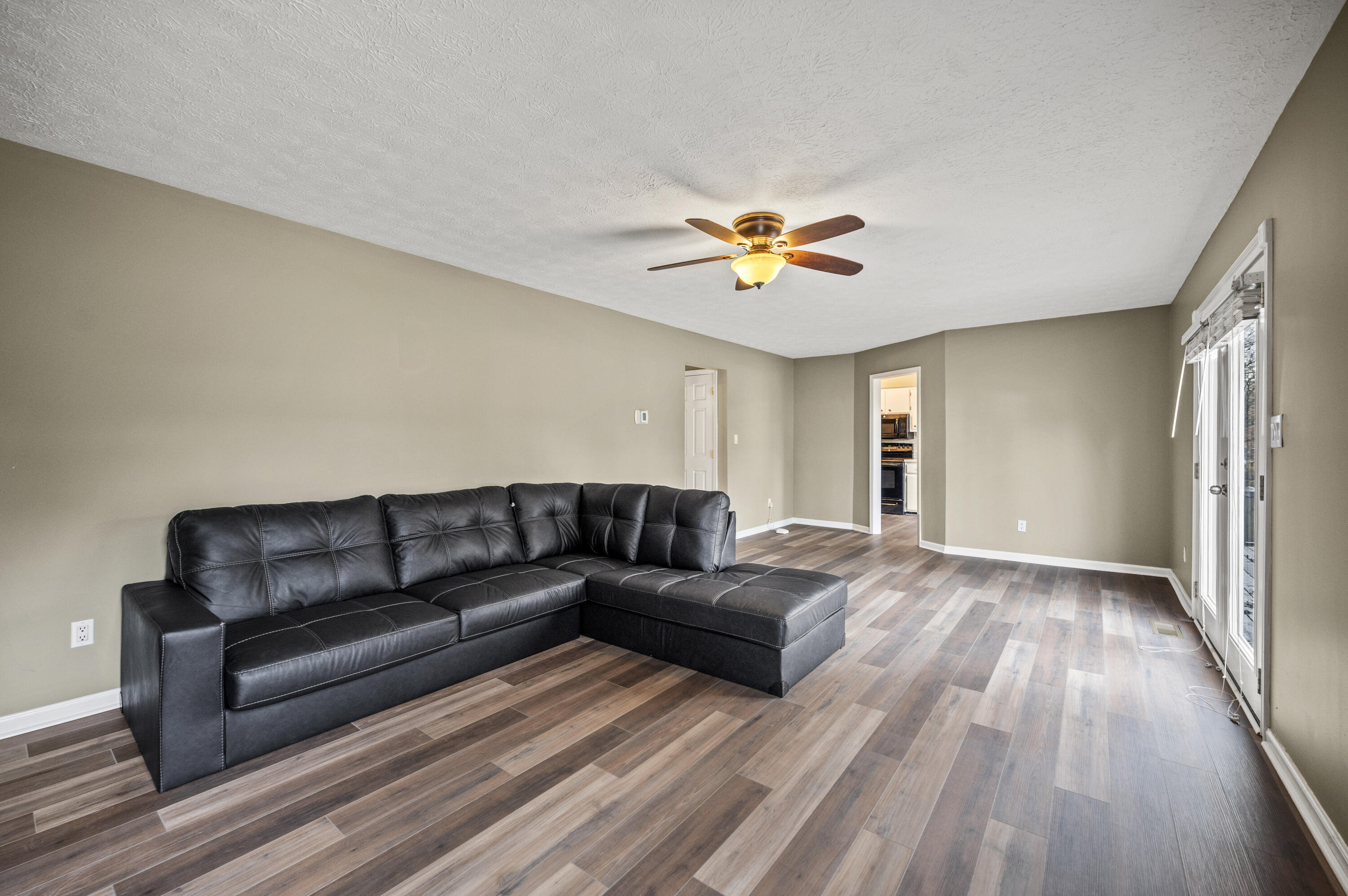 432 Marsailles Road Versailles, KY 40383 - Photo 14 of 31 20251124-432-Marsailles-Rd-fh-028