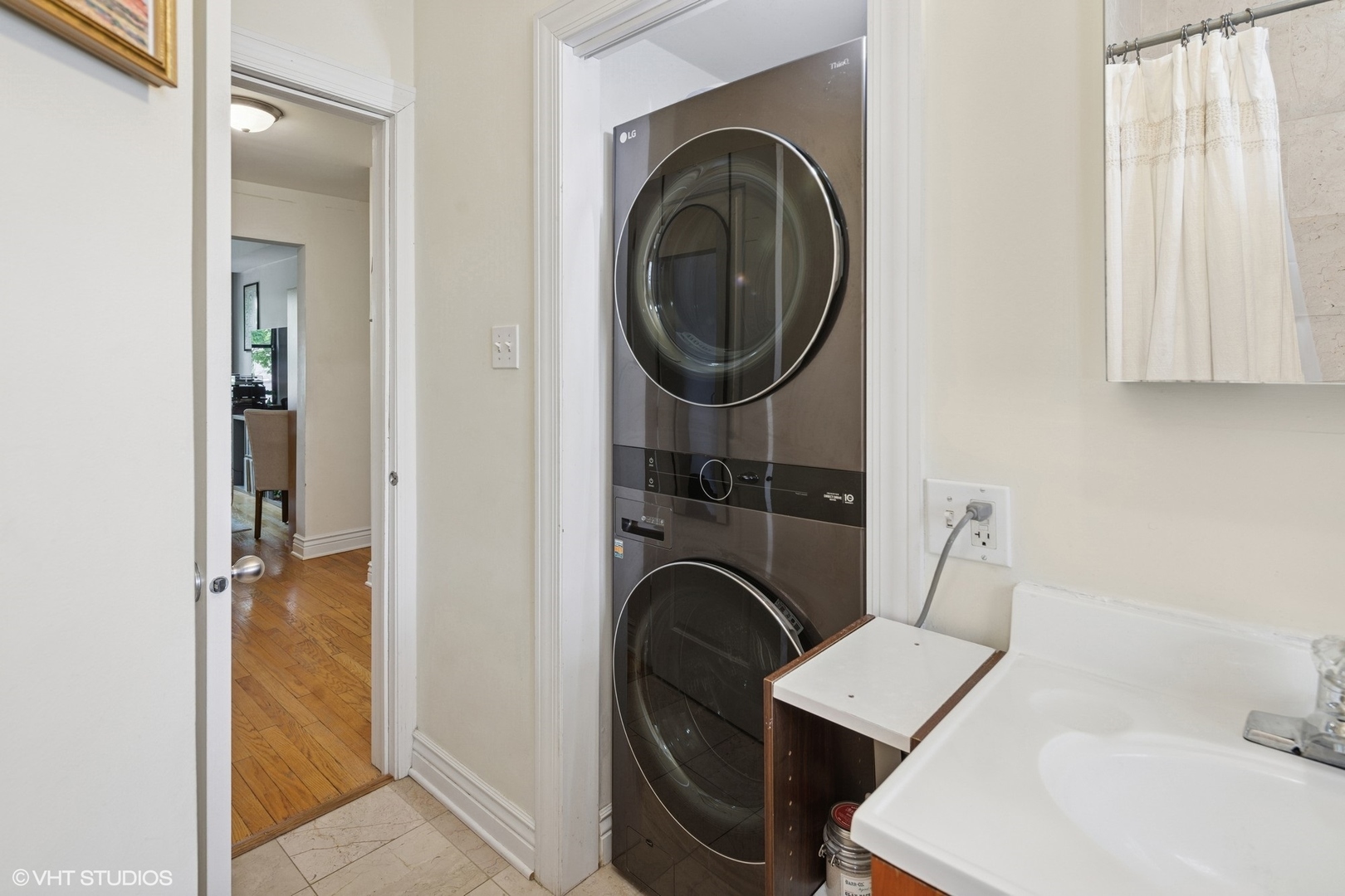 2709 West Altgeld Street, Unit 2 Chicago, IL 60647 - Photo 12 of 13 a utility room with dryer and washer