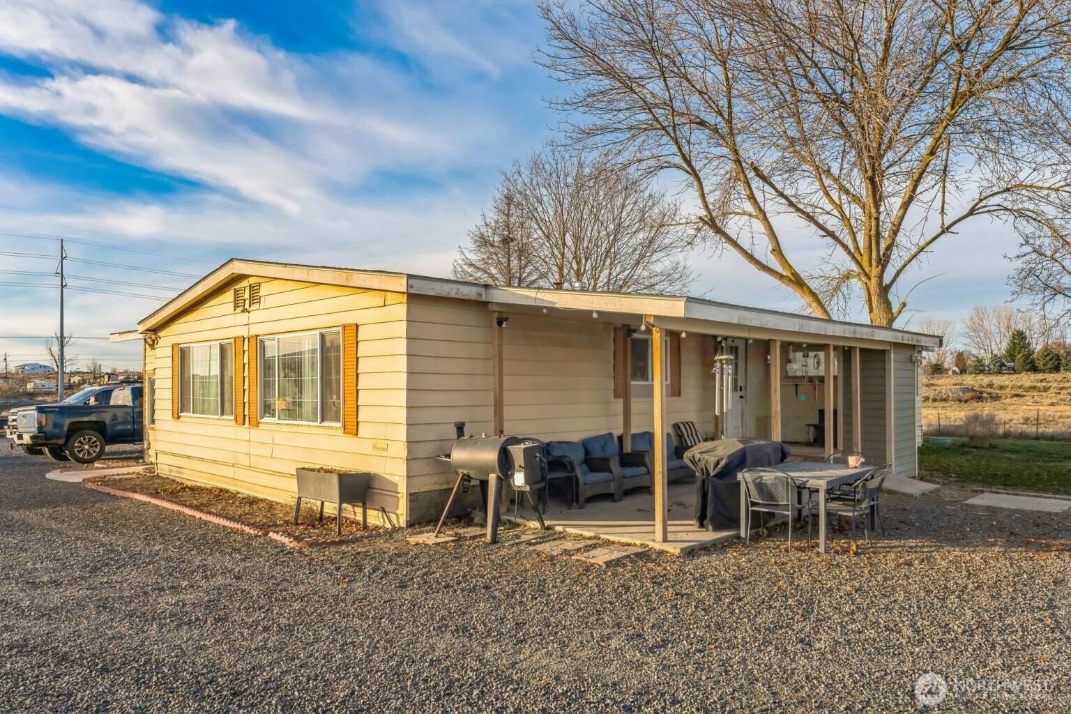 10068 Idano Road Northeast Moses Lake, WA 98837 - Photo 3 of 40