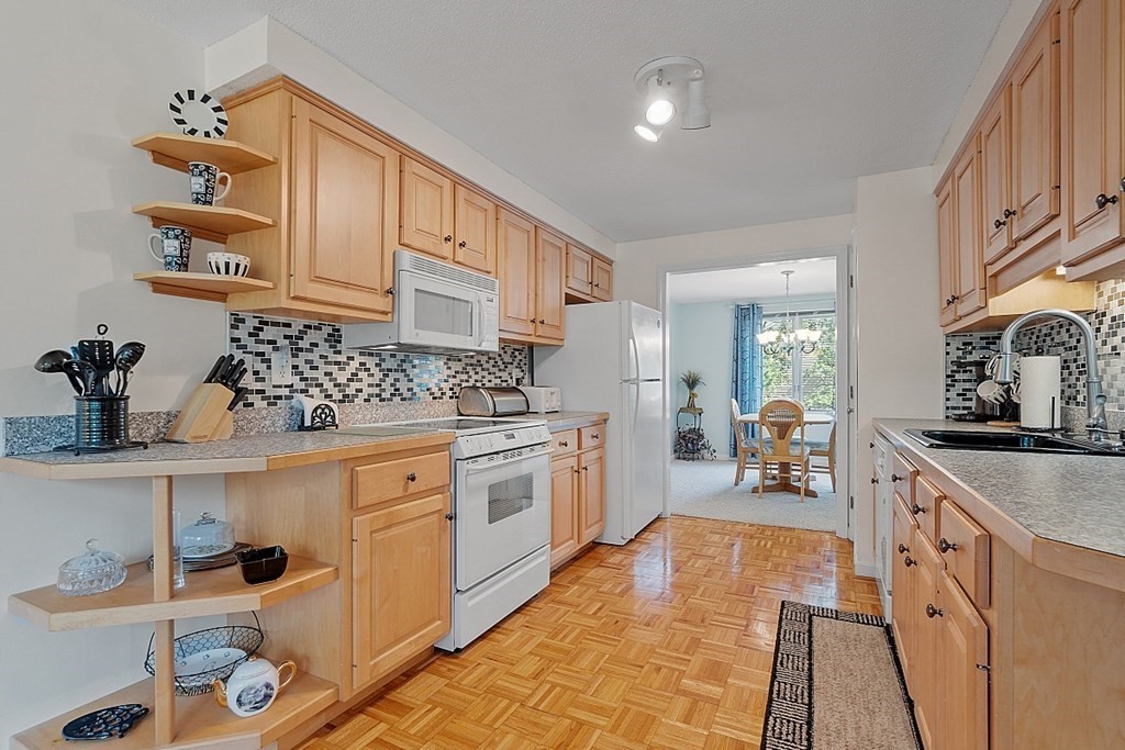 117 Village Post Road, Unit 117 Danvers, MA 01923 - Photo 4 of 42 Gallery Image 4