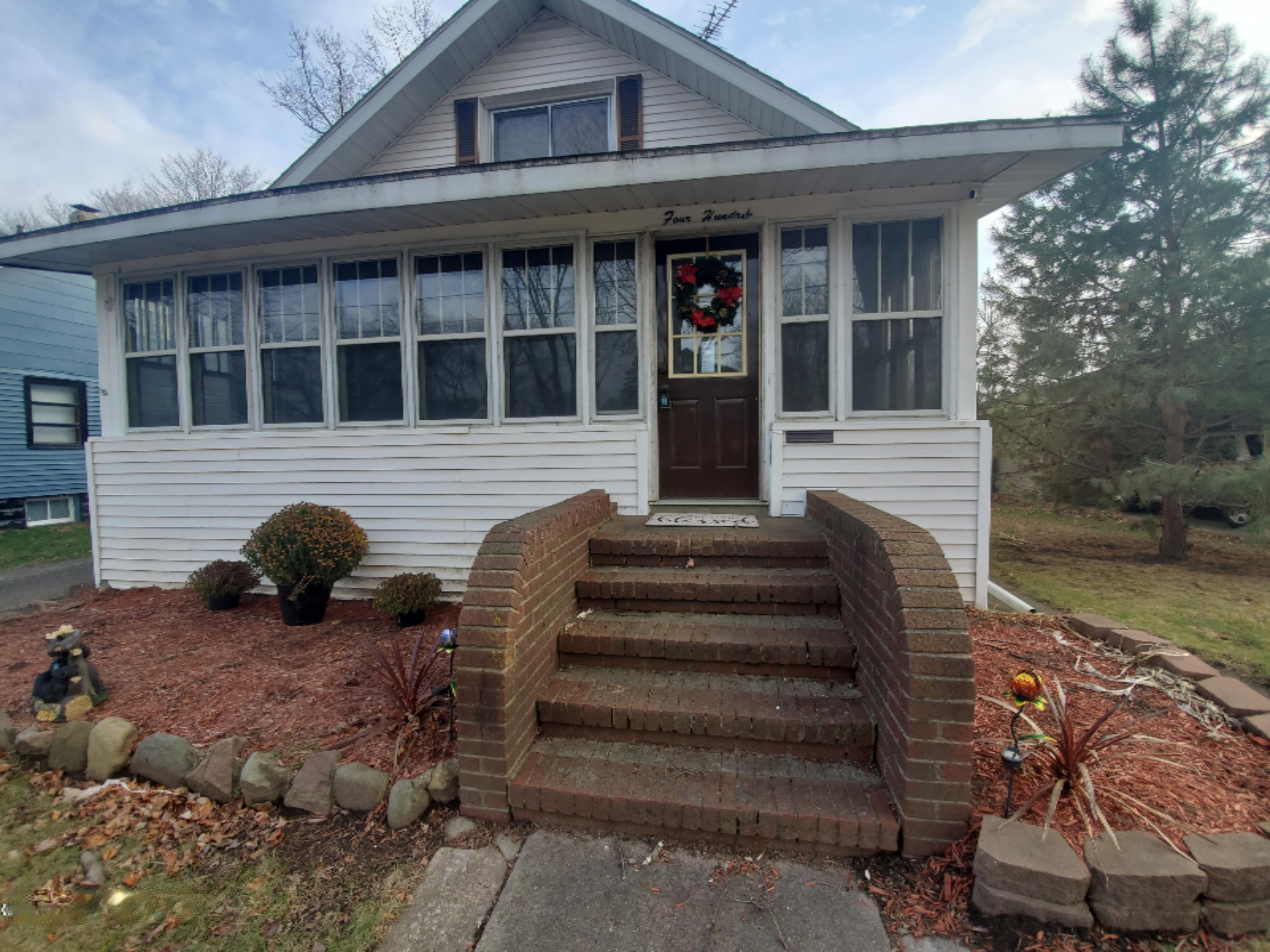 400 South Hooker Avenue Three Rivers, MI 49093 - Photo 2 of 24 20201221_111354
