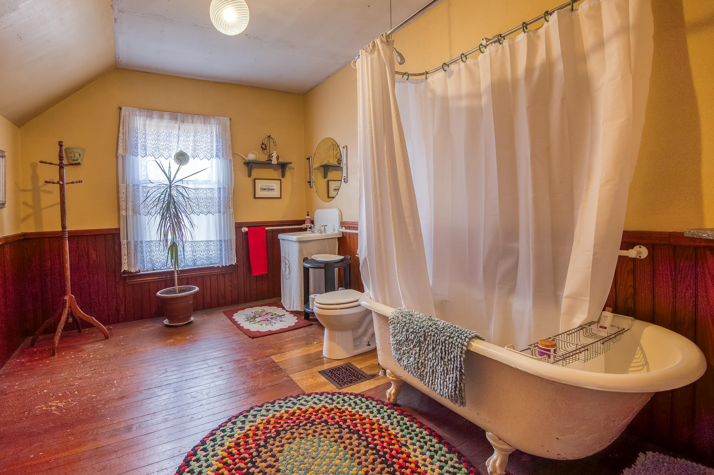 27 Pine Street Eustis, ME 04982 - Photo 35 of 58 Claw Foot Tub