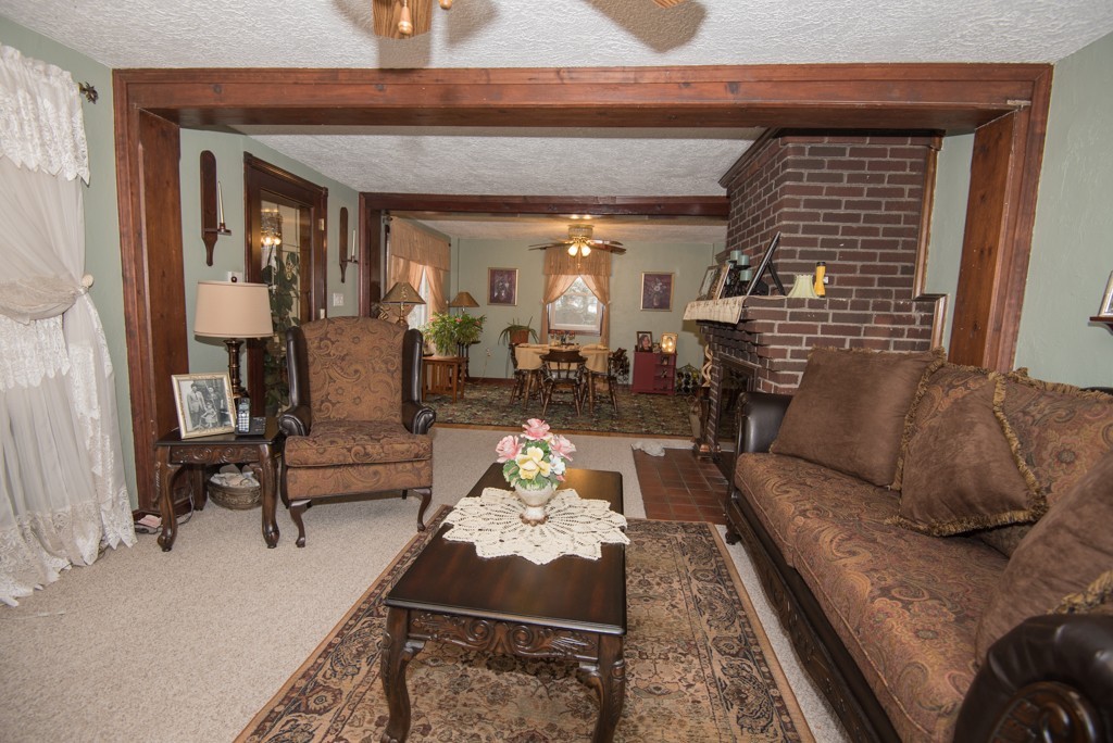 553 Sunderland Road Worcester, MA 01604 - Photo 6 of 26 Gallery Image 6