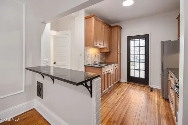 $299,999 | 18 Fairlawn Avenue, Albany, NY 12203