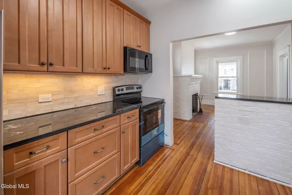 $299,999 | 18 Fairlawn Avenue, Albany, NY 12203