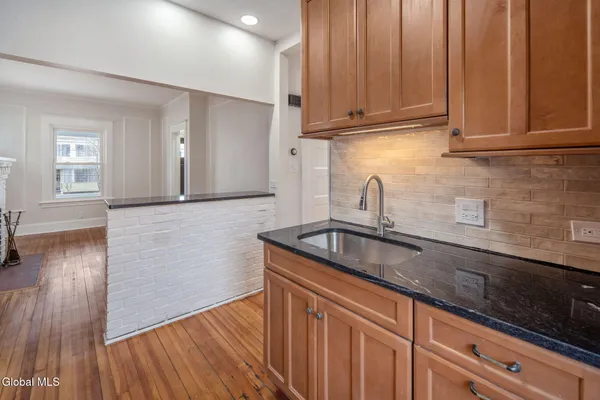 $299,999 | 18 Fairlawn Avenue, Albany, NY 12203