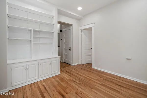 $299,999 | 18 Fairlawn Avenue, Albany, NY 12203