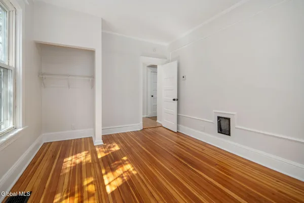 $299,999 | 18 Fairlawn Avenue, Albany, NY 12203