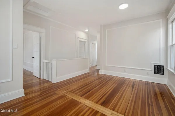 $299,999 | 18 Fairlawn Avenue, Albany, NY 12203