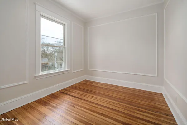 $299,999 | 18 Fairlawn Avenue, Albany, NY 12203