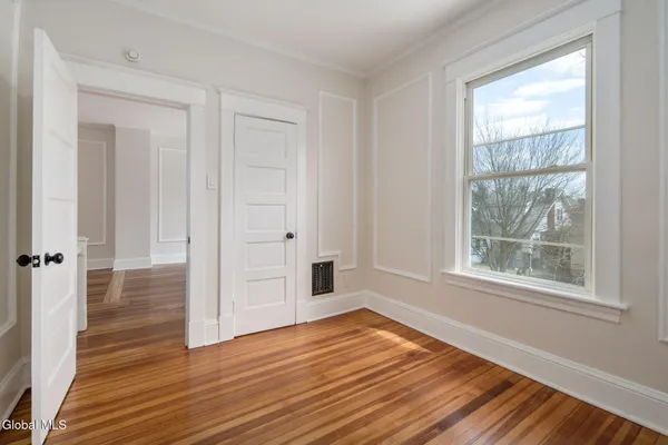 $299,999 | 18 Fairlawn Avenue, Albany, NY 12203