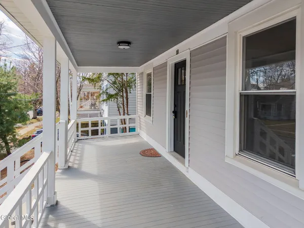 $299,999 | 18 Fairlawn Avenue, Albany, NY 12203