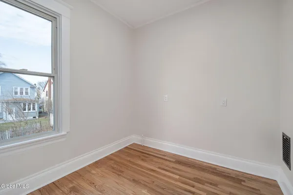 $299,999 | 18 Fairlawn Avenue, Albany, NY 12203