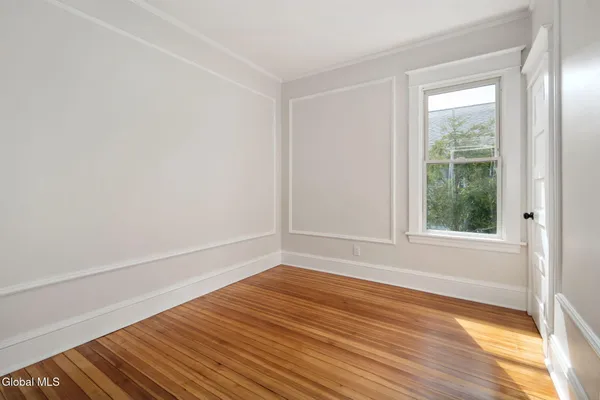 $299,999 | 18 Fairlawn Avenue, Albany, NY 12203