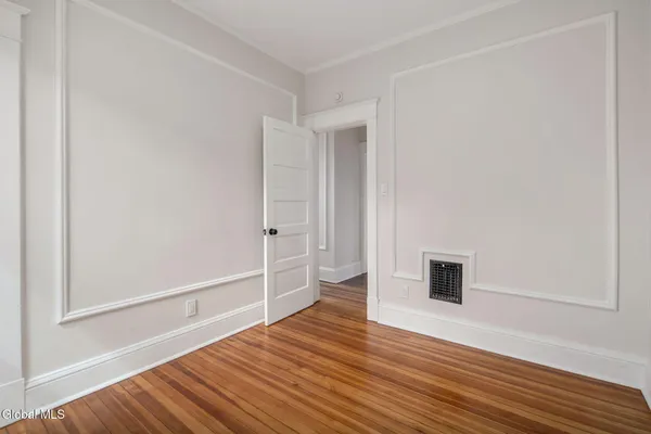 $299,999 | 18 Fairlawn Avenue, Albany, NY 12203