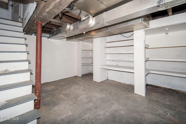 $299,999 | 18 Fairlawn Avenue, Albany, NY 12203