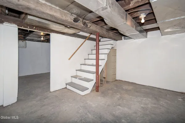 $299,999 | 18 Fairlawn Avenue, Albany, NY 12203