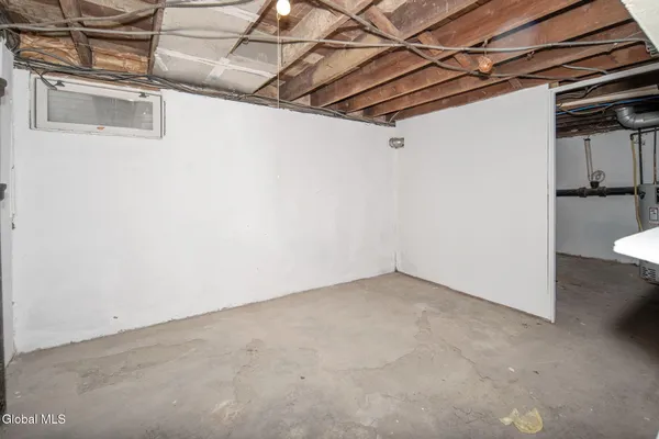 $299,999 | 18 Fairlawn Avenue, Albany, NY 12203