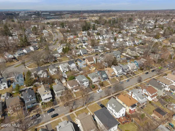 $299,999 | 18 Fairlawn Avenue, Albany, NY 12203