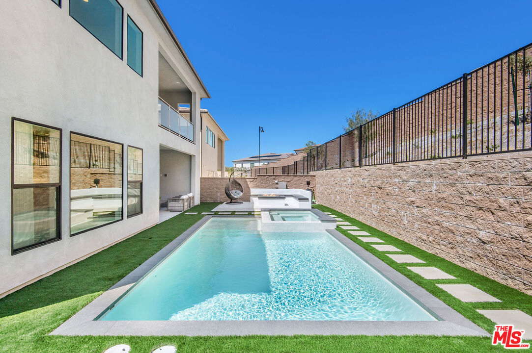 20601 Overlook Court Porter Ranch, CA 91326 - Photo 36 of 40