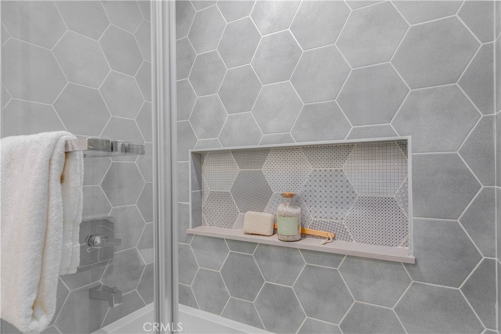 2101 Rockefeller Lane Redondo Beach, CA 90278 - Photo 43 of 45 Lower Level Tub/Shower