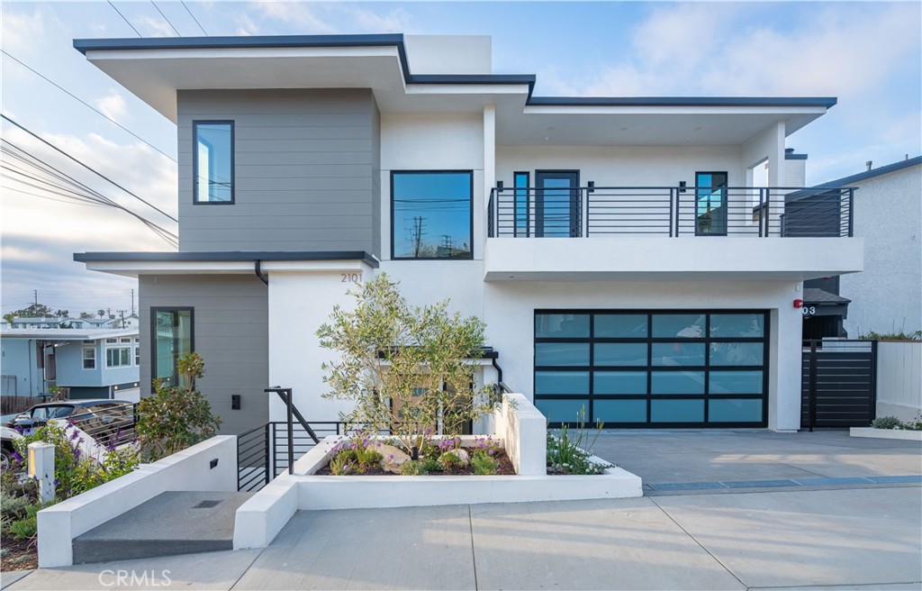 2101 Rockefeller Lane Redondo Beach, CA 90278 - Photo 6 of 45 a house view with a outdoor space