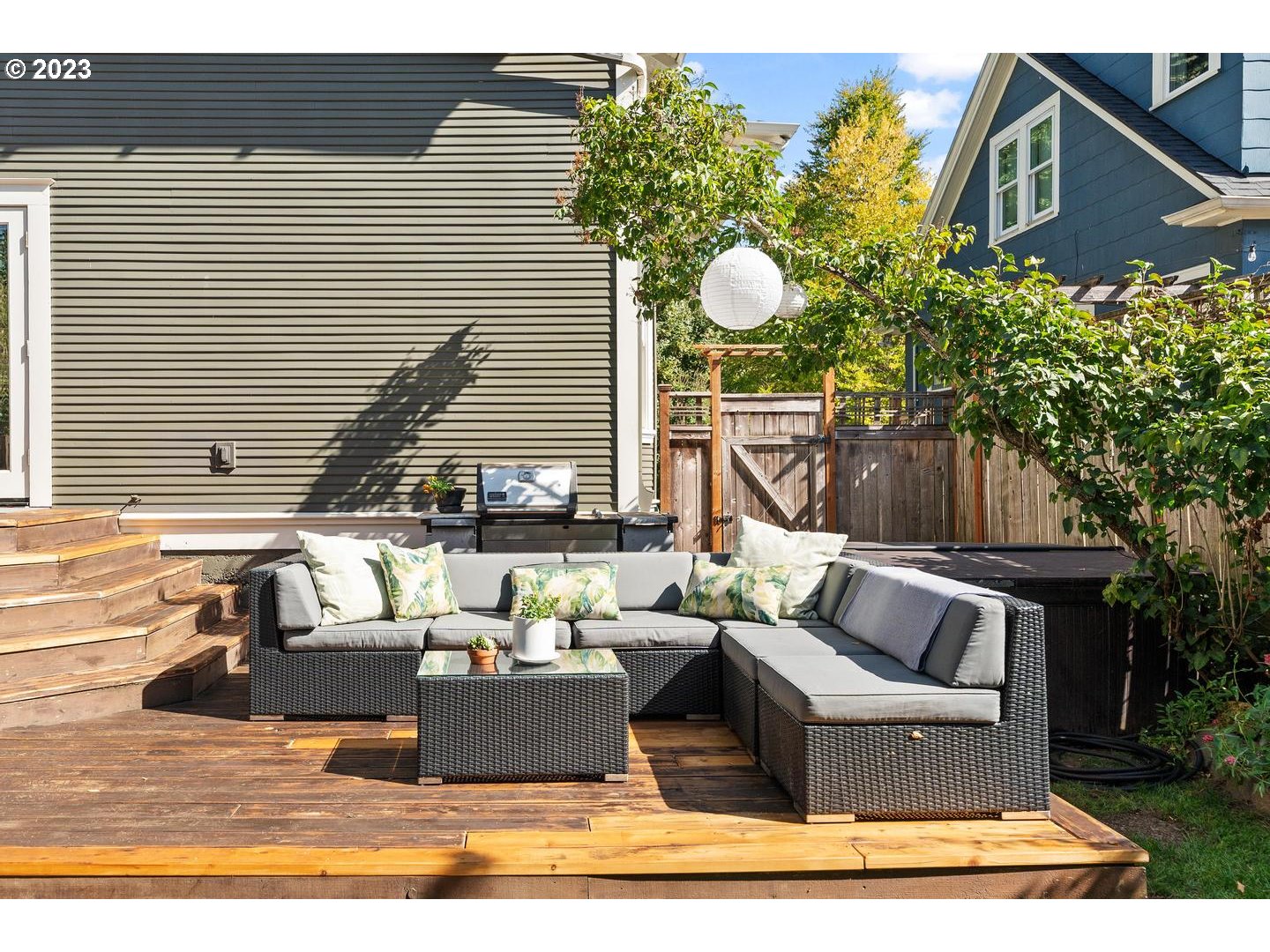 4027 North Colonial Avenue Portland, OR 97227 - Photo 38 of 47 a view of outdoor space yard and patio