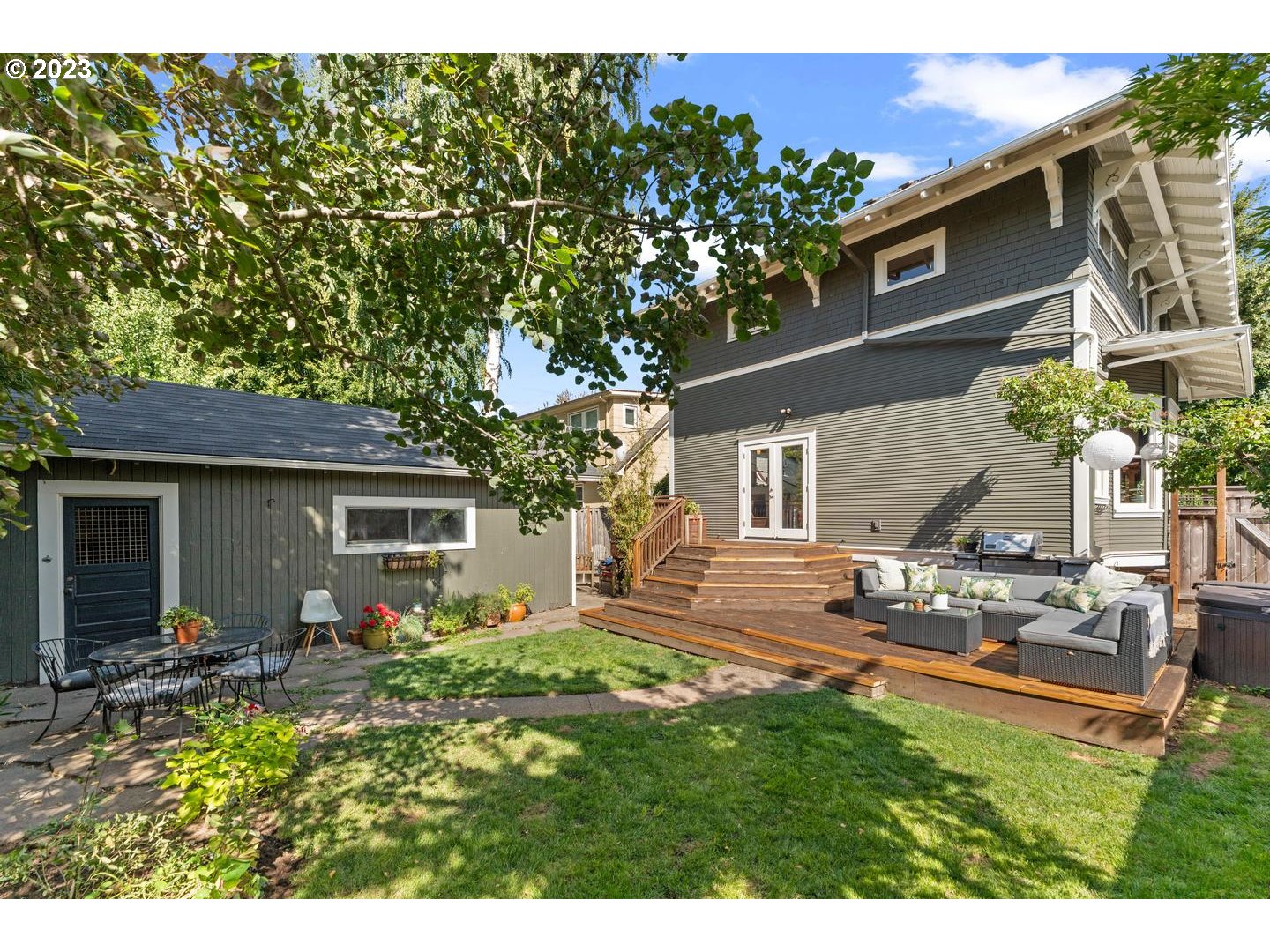 4027 North Colonial Avenue Portland, OR 97227 - Photo 39 of 47 a view of a house with backyard