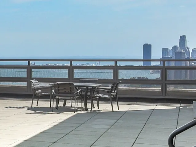 $519,000 | 2650 North Lakeview Avenue, Unit 3101, Chicago, IL 60614