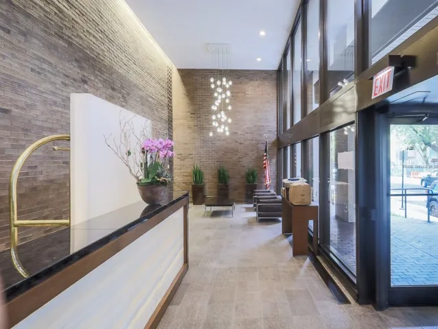 $519,000 | 2650 North Lakeview Avenue, Unit 3101, Chicago, IL 60614