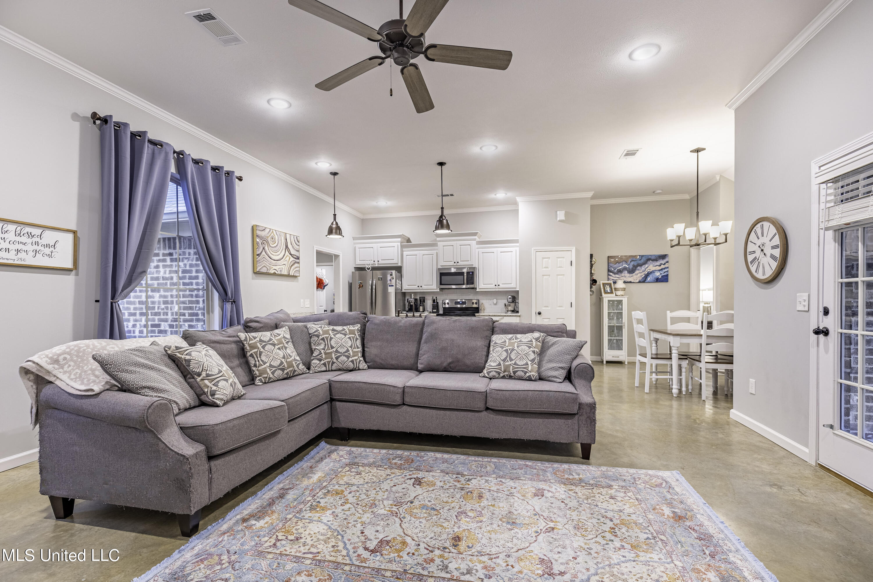 927 Filmore Dr. Brandon, MS 39042 - Photo 2 of 14 7H8A6483-HDR-Edit