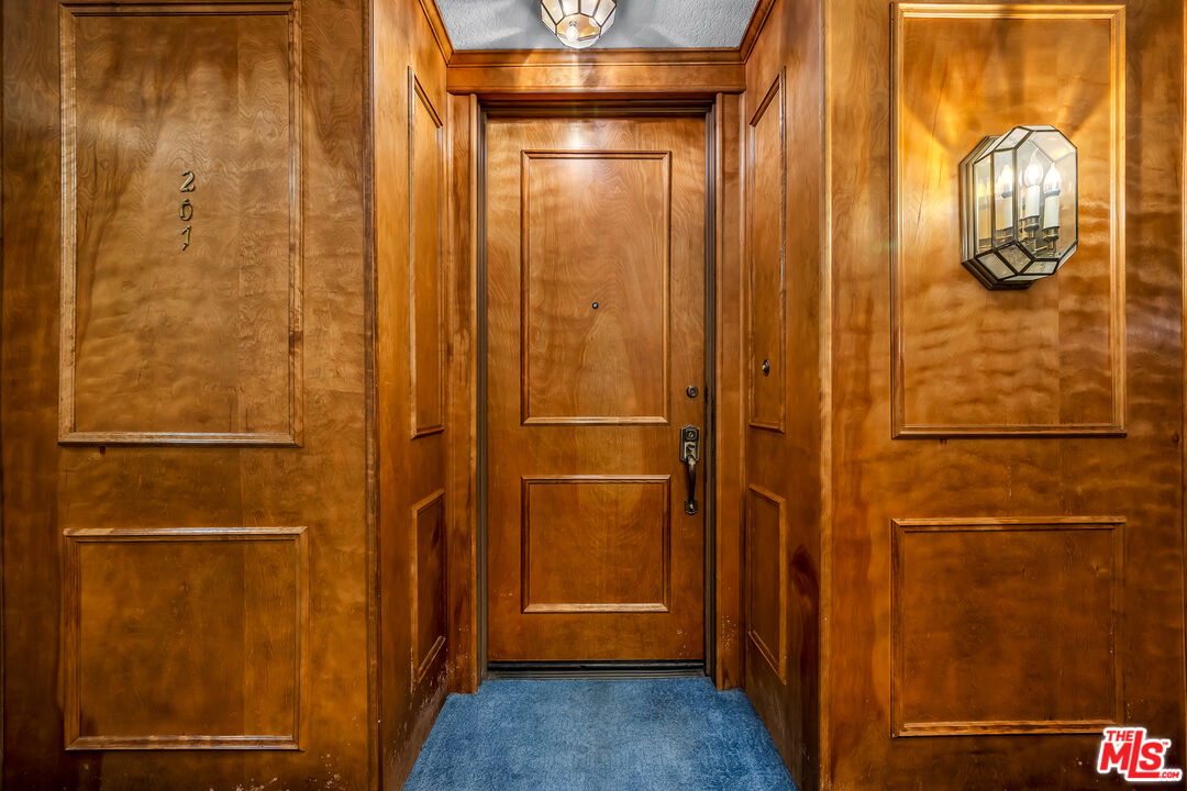 8512 Tuscany Avenue, Unit 207 Playa del Rey, CA 90293 - Photo 3 of 45 a bathroom with a shower