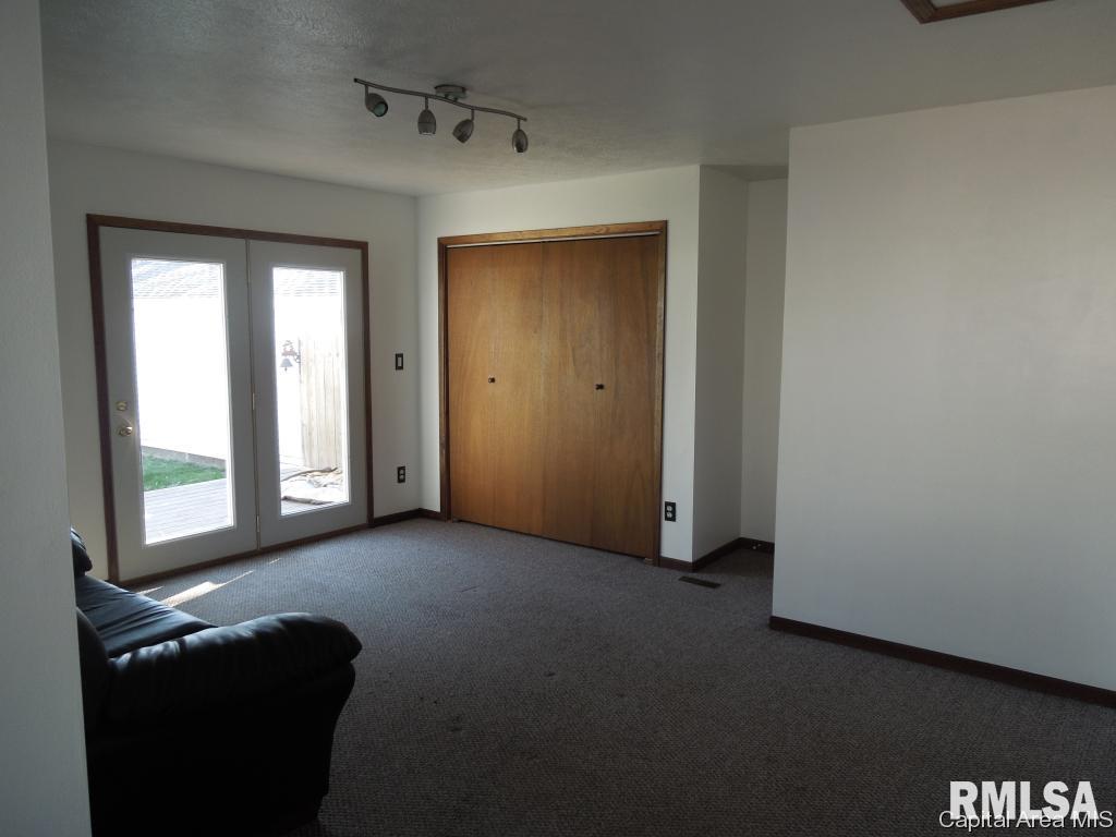 2120 East Converse Street Springfield, IL 62702 - Photo 4 of 9