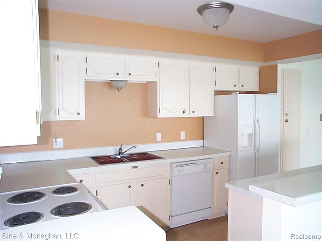 1501 River Road, Unit 204 St. Clair, MI 48079 - Photo 3 of 33
