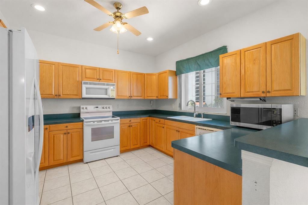 15467 Gulf Boulevard, Unit 8 Madeira Beach, FL 33708 - Photo 12 of 31