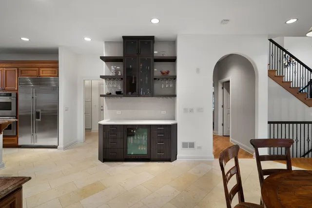 $1,699,000 | 370 Briar Lane, Highland Park, IL 60035