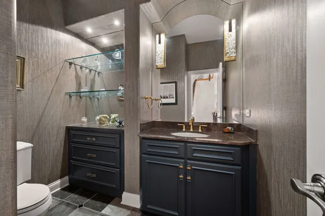 $1,699,000 | 370 Briar Lane, Highland Park, IL 60035