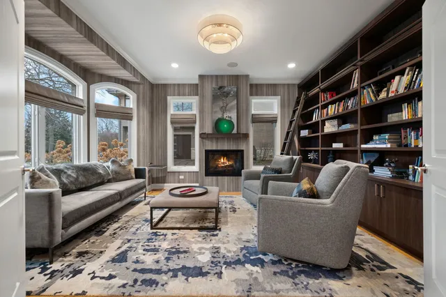 $1,699,000 | 370 Briar Lane, Highland Park, IL 60035