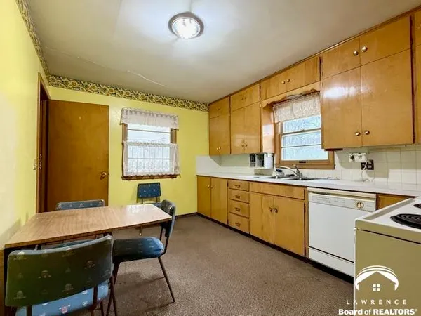 $200,000 | 1208 West 20th Street, Lawrence, KS 66046