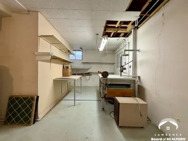 $200,000 | 1208 West 20th Street, Lawrence, KS 66046
