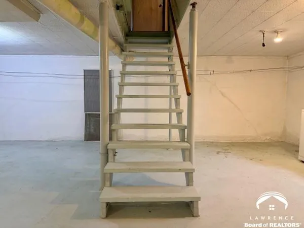 $200,000 | 1208 West 20th Street, Lawrence, KS 66046