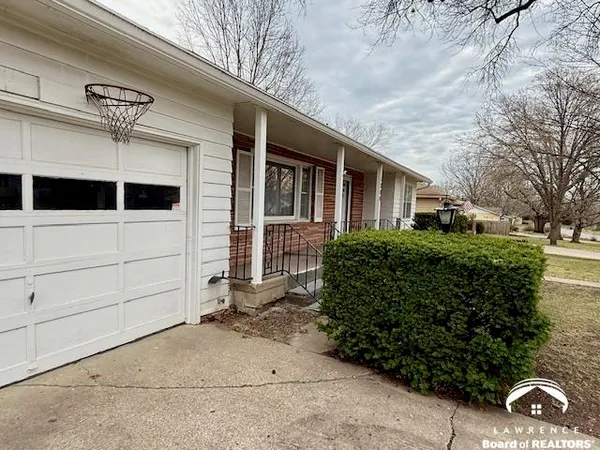 $200,000 | 1208 West 20th Street, Lawrence, KS 66046