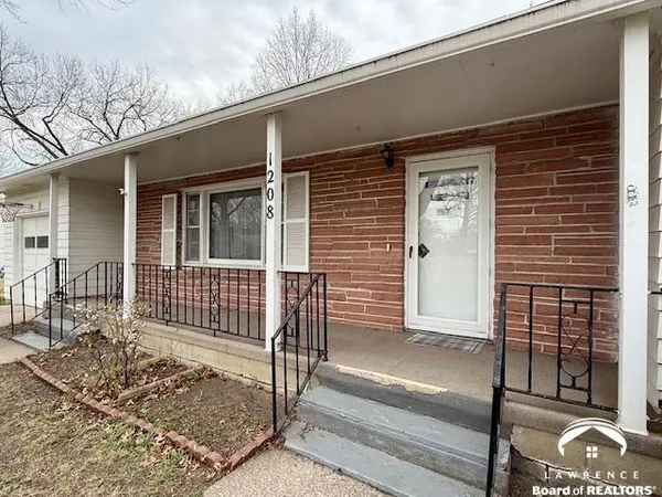 $200,000 | 1208 West 20th Street, Lawrence, KS 66046