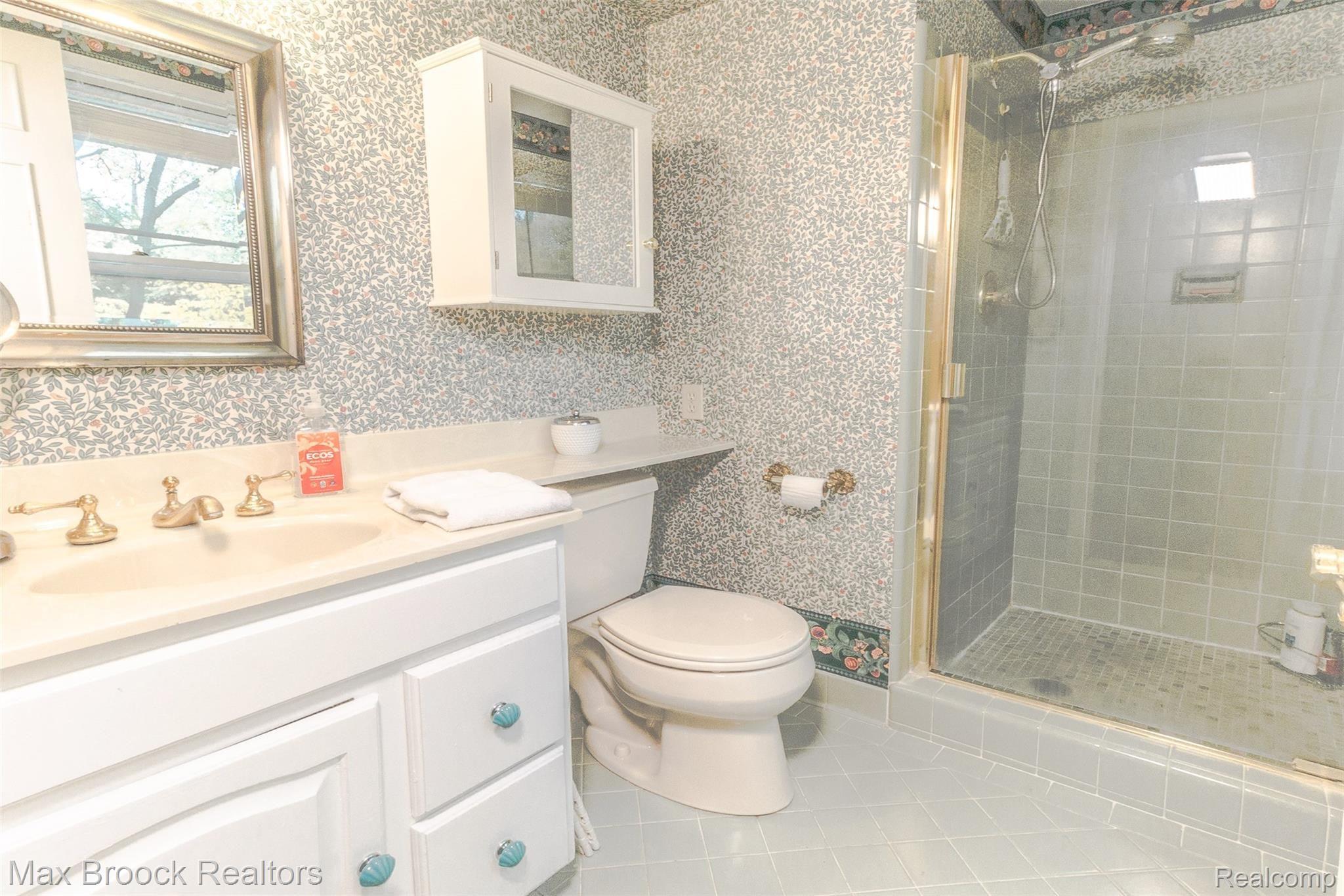 893 Foxhall Road Bloomfield Hills, MI 48304 - Photo 33 of 50 62.jpg