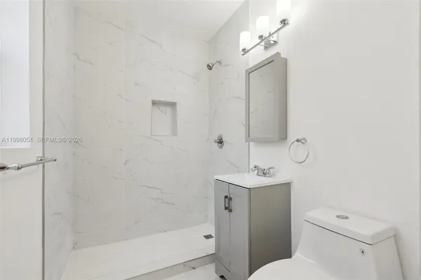 $1,975 | 221 Antiquera Avenue, Unit 8, Coral Gables, FL 33134